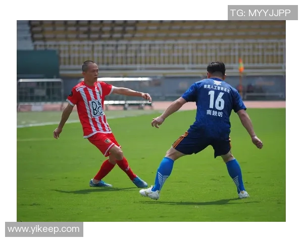 鹿晗携手足球明星激情对决赛场展现运动魅力与团队精神
